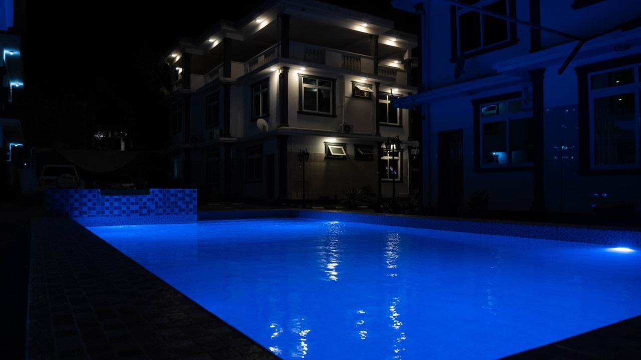 Luxury Beach Villa Inn Daressalam Exterior foto