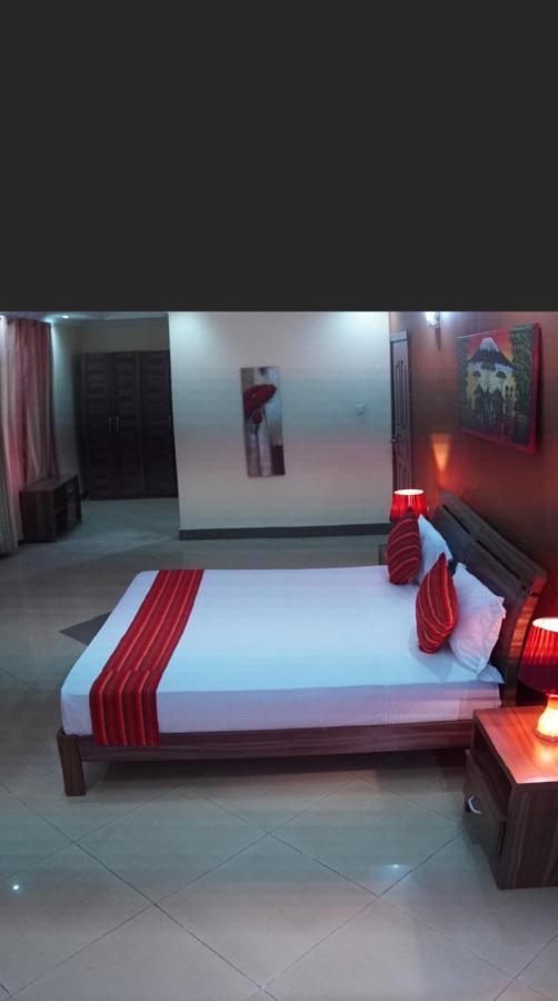 Luxury Beach Villa Inn Daressalam Exterior foto