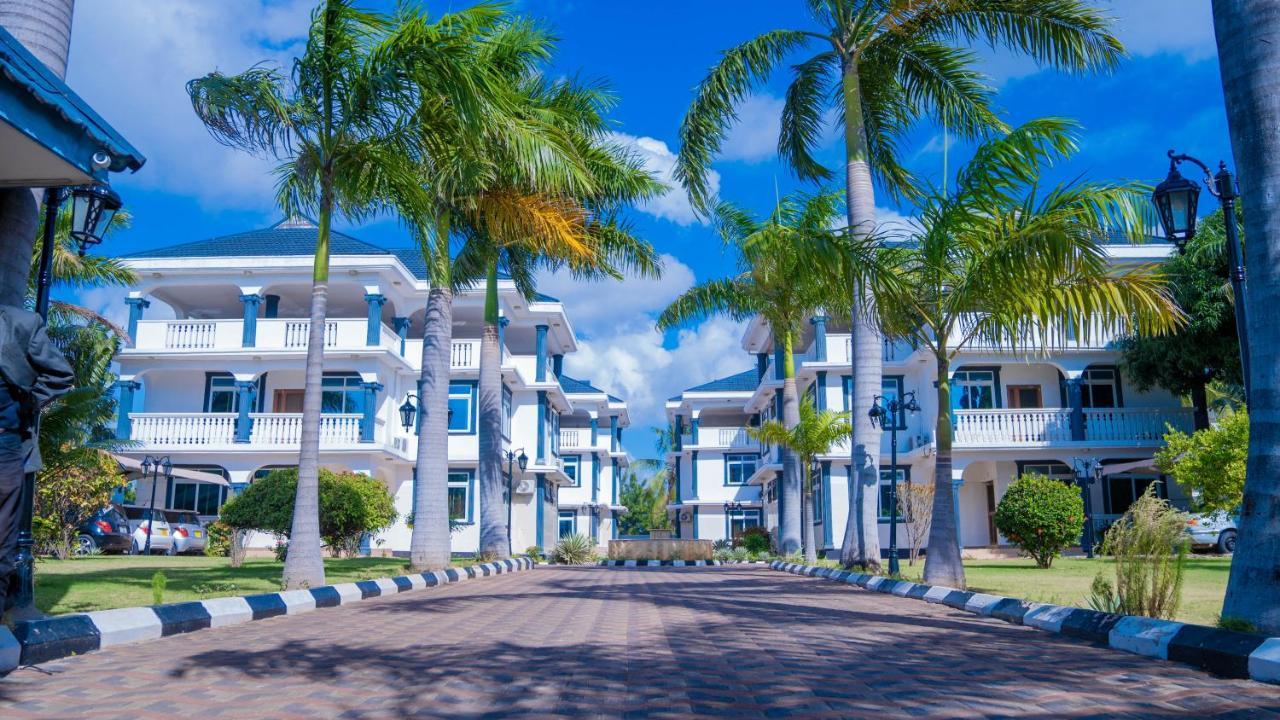 Luxury Beach Villa Inn Daressalam Exterior foto