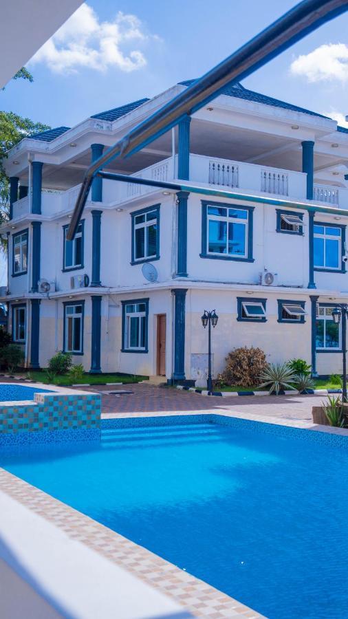 Luxury Beach Villa Inn Daressalam Exterior foto