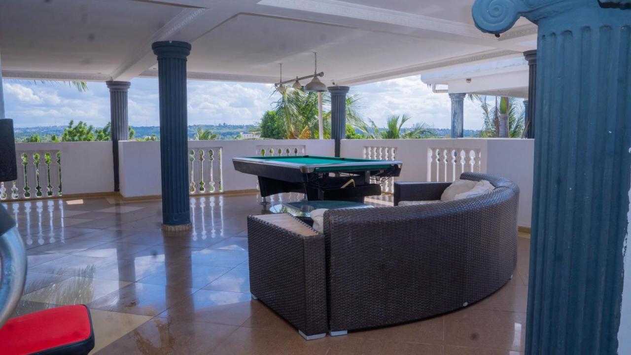 Luxury Beach Villa Inn Daressalam Exterior foto